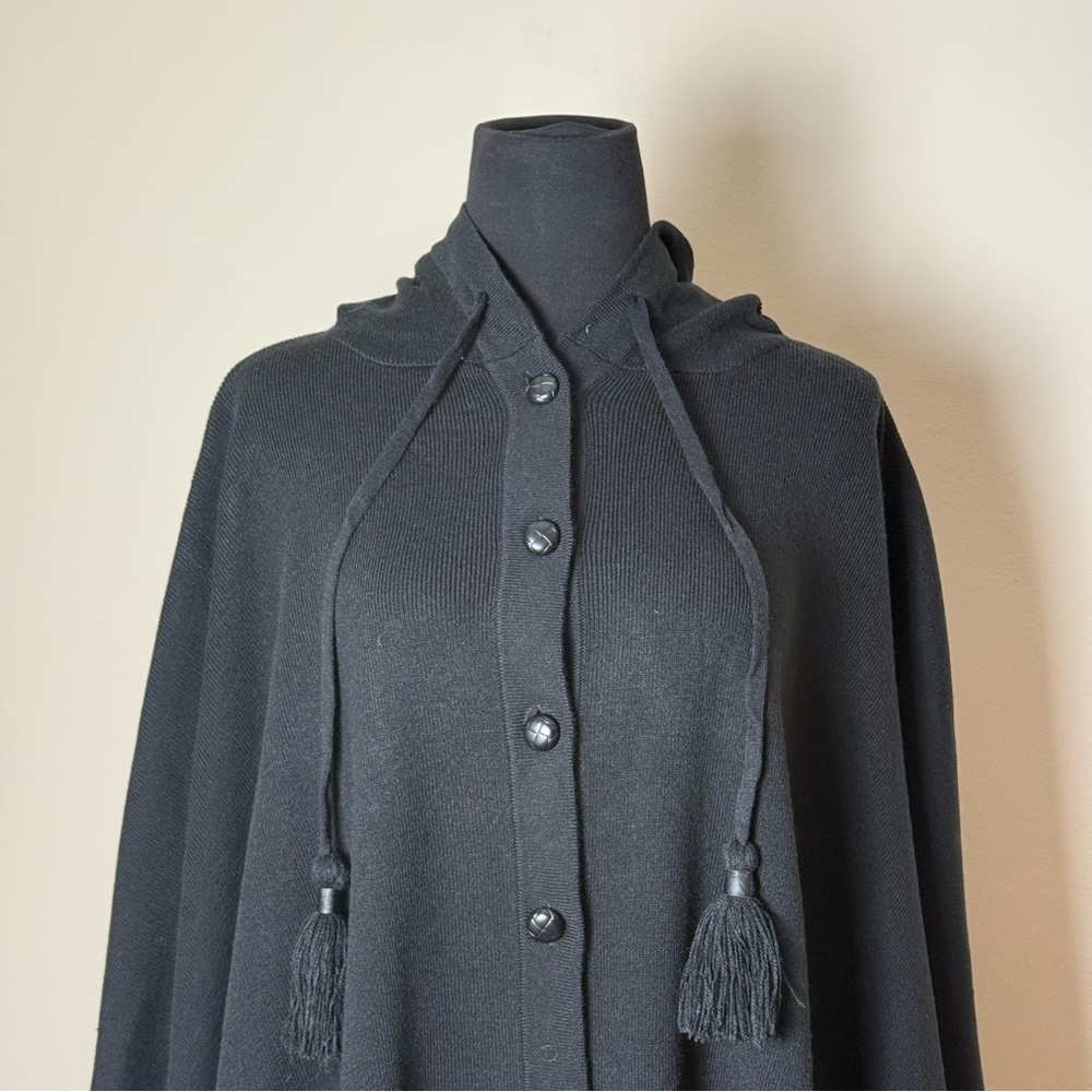 Patricia Nash Women's Hooded and Buttoned Front Cape One Size - Picture 13 of 13